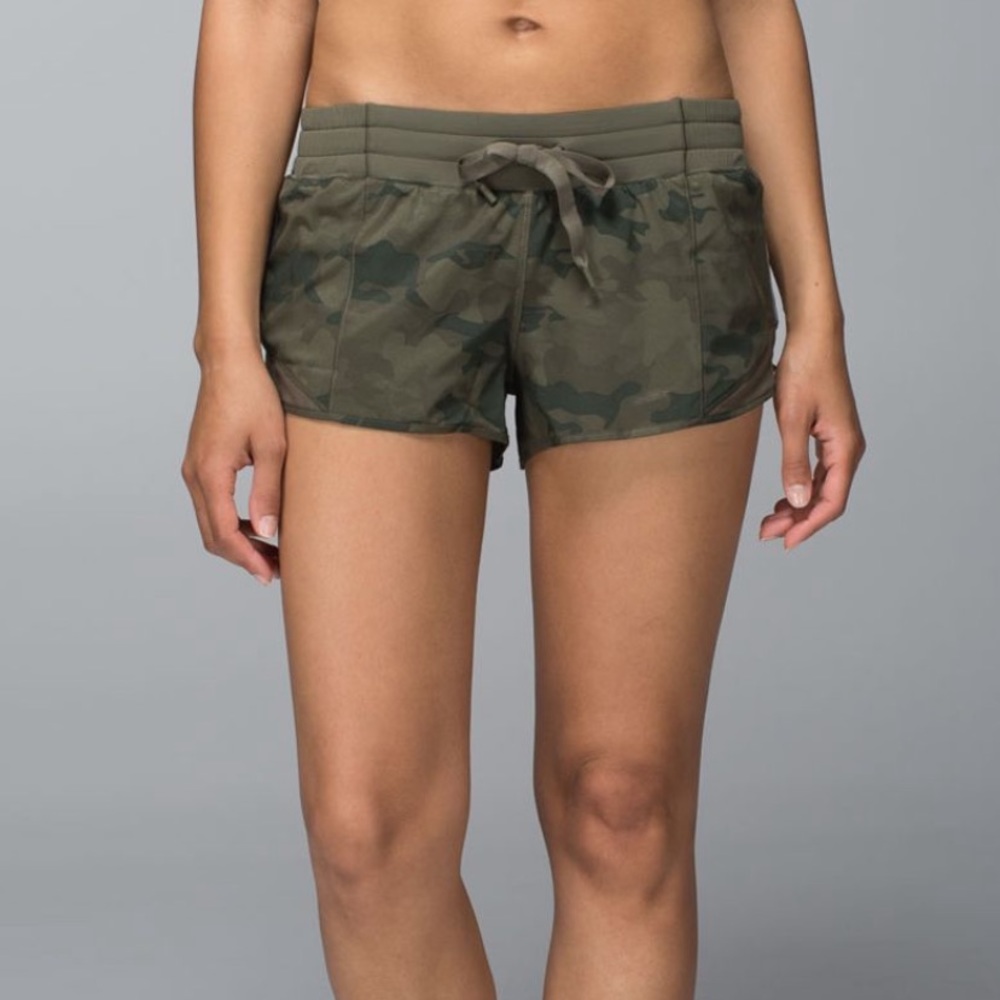 Lululemon Hotty Hot II RARE Savasana Camo